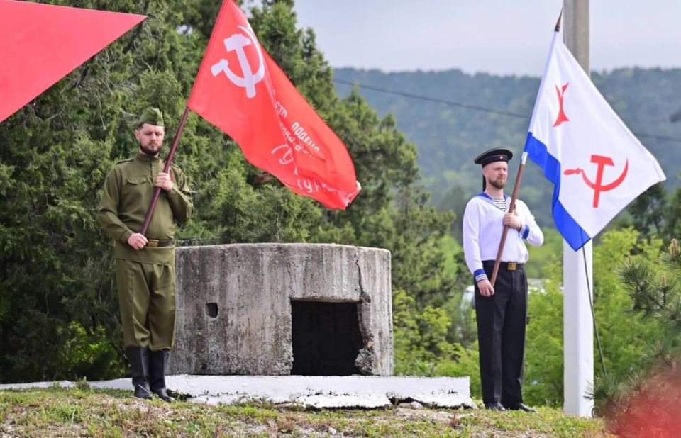 Накануне Дня Победы состоялась традиционная акция «Память времен» на территории музея под открытым небом «Батарея № 394 капитана А.Э. Зубкова» Накануне Дня Победы состоялась традиционная акция «Память времен» на территории музея под открытым небом «Батарея № 394 капитана А.Э. Зубкова»