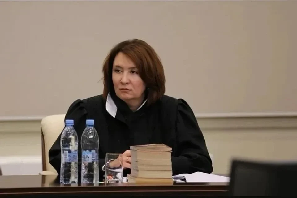 Суд по делу «золотой судьи» Елены Хахалевой пройдет без адвоката