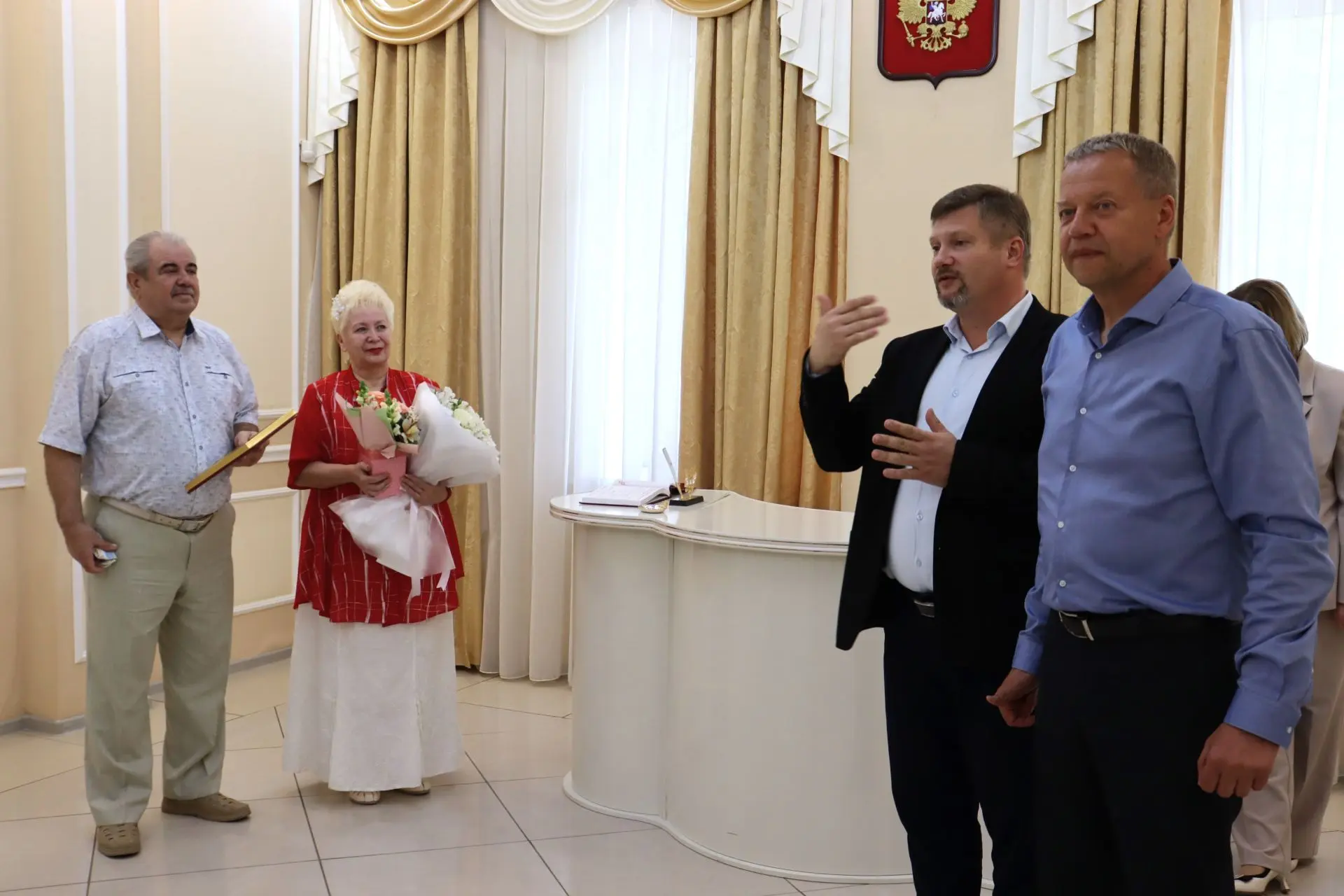 Александр Тириченко поздравил семью Евгения и Татьяны Клименко с 50-летием супружеской жизни! Александр Тириченко поздравил семью Евгения и Татьяны Клименко с 50-летием супружеской жизни!