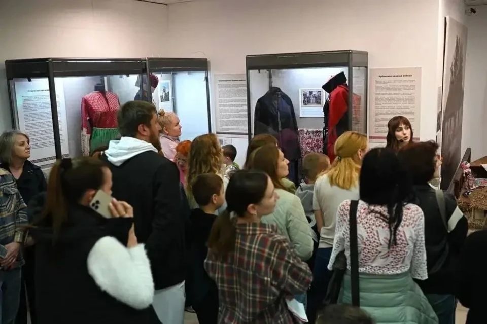 В Ночь музеев в Краснодаре устроили перфомансы, экскурсии, квесты и мастер-классы В Ночь музеев в Краснодаре устроили перфомансы, экскурсии, квесты и мастер-классы