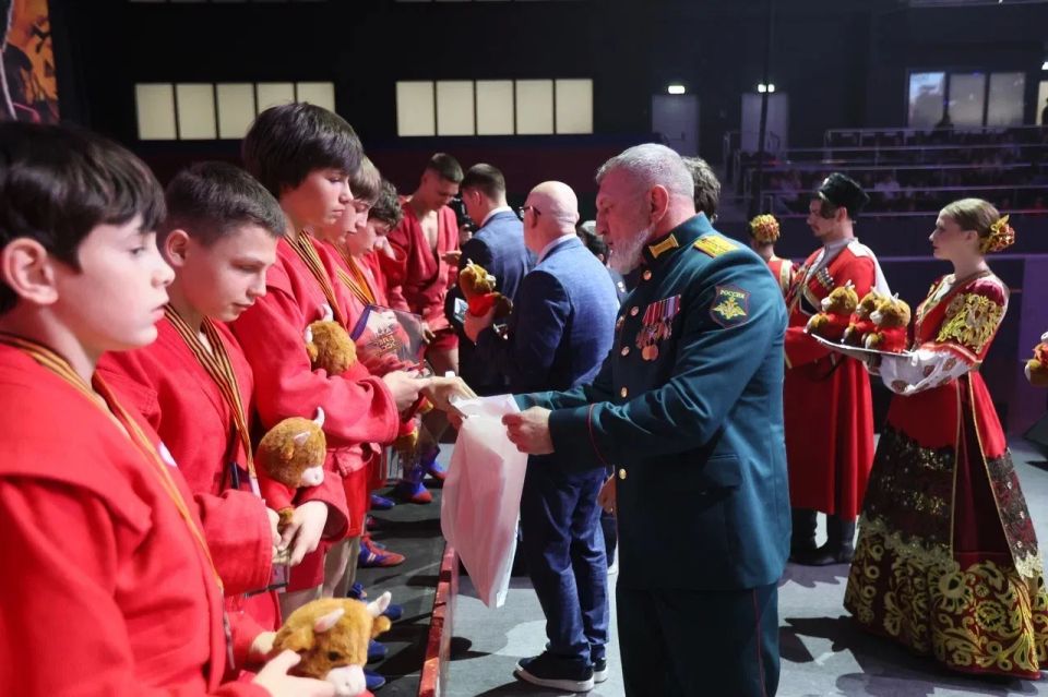 Андрей Кравченко: Новороссийские самбисты завоевали бронзовую награду турнира «Доблесть России»! Андрей Кравченко: Новороссийские самбисты завоевали бронзовую награду турнира «Доблесть России»!