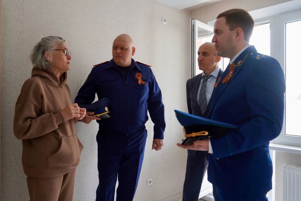 Тихорецким межрайонным прокурором совместно с главой муниципального образования и руководителем следственного отдела принято участие в торжественном мероприятии, посвящённому вручению ключей от благоустроенных жилых... Тихорецким межрайонным прокурором совместно с главой муниципального образования и руководителем следственного отдела принято участие в торжественном мероприятии, посвящённому вручению ключей от благоустроенных жилых...