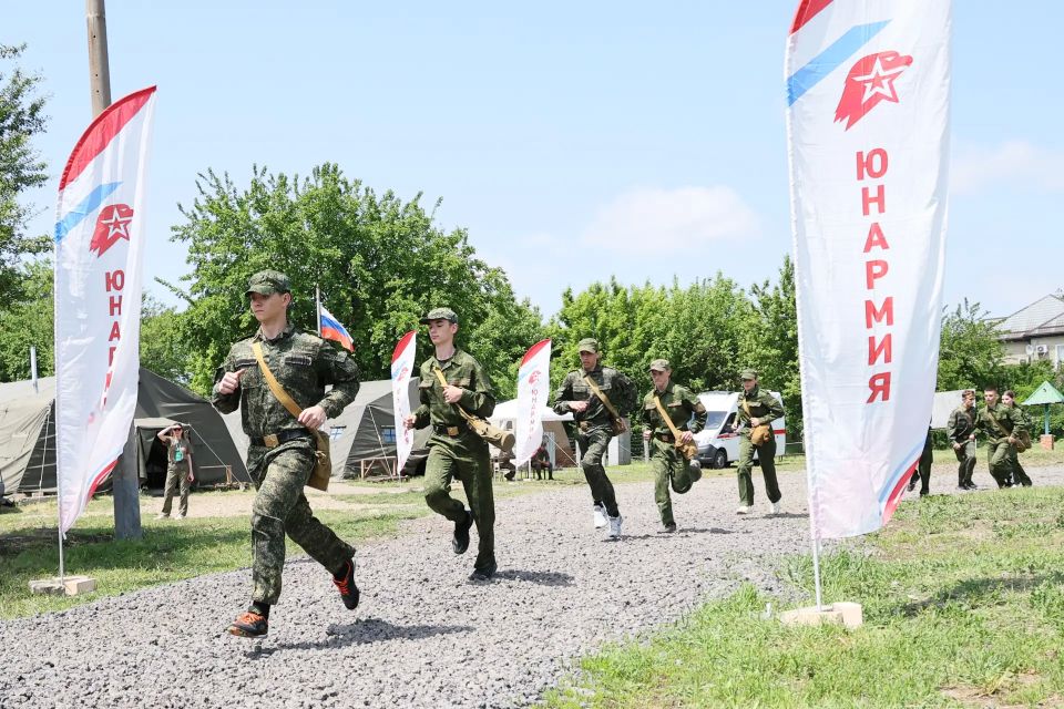 Вениамин Кондратьев посетил финал регионального этапа военно-патриотической игры «Зарница» Вениамин Кондратьев посетил финал регионального этапа военно-патриотической игры «Зарница»