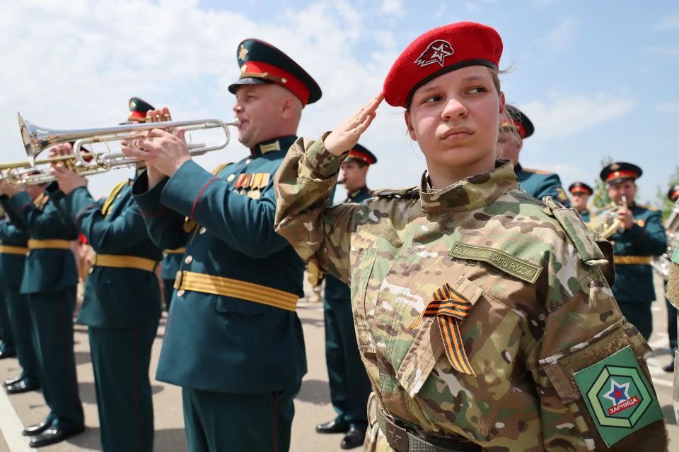 Вениамин Кондратьев посетил финал регионального этапа военно-патриотической игры «Зарница» Вениамин Кондратьев посетил финал регионального этапа военно-патриотической игры «Зарница»
