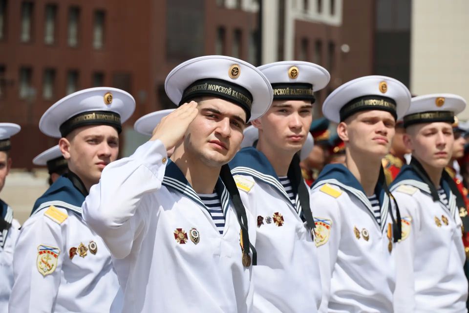 Вениамин Кондратьев посетил финал регионального этапа военно-патриотической игры «Зарница» Вениамин Кондратьев посетил финал регионального этапа военно-патриотической игры «Зарница»