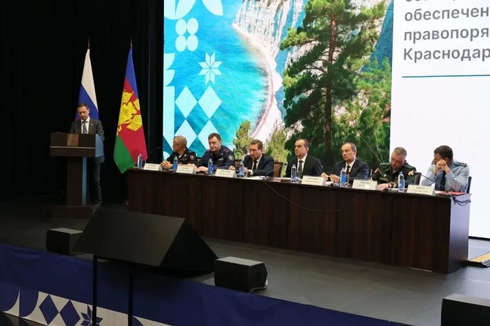 Вениамин Кондратьев: На координационном совещании обсудили предстоящий летний курортный сезон Вениамин Кондратьев: На координационном совещании обсудили предстоящий летний курортный сезон