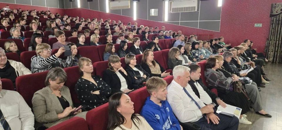19 мая депутат Госдумы Константин Затулин встретился с жителями Белореченска и провёл приём по личным вопросам 19 мая депутат Госдумы Константин Затулин встретился с жителями Белореченска и провёл приём по личным вопросам