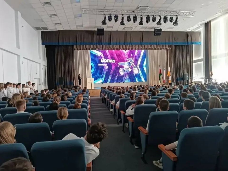 В рамках общекраевой акции «Внимание — дети!» сотрудники Госавтоинспекции города Краснодара посетили МАОУ СОШ № 104ф В рамках общекраевой акции «Внимание — дети!» сотрудники Госавтоинспекции города Краснодара посетили МАОУ СОШ № 104ф