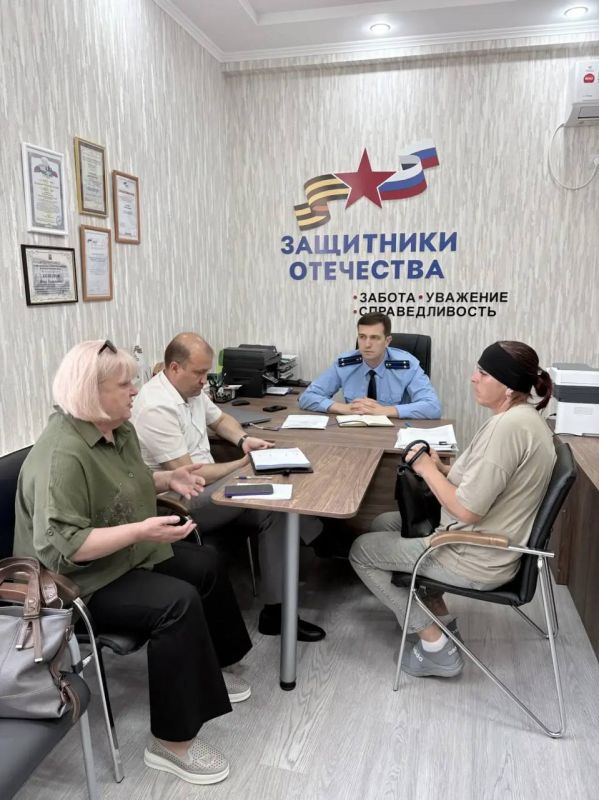 Руководством прокуратуры Новопокровского района проведён личный приём участников СВО и членов их семей
