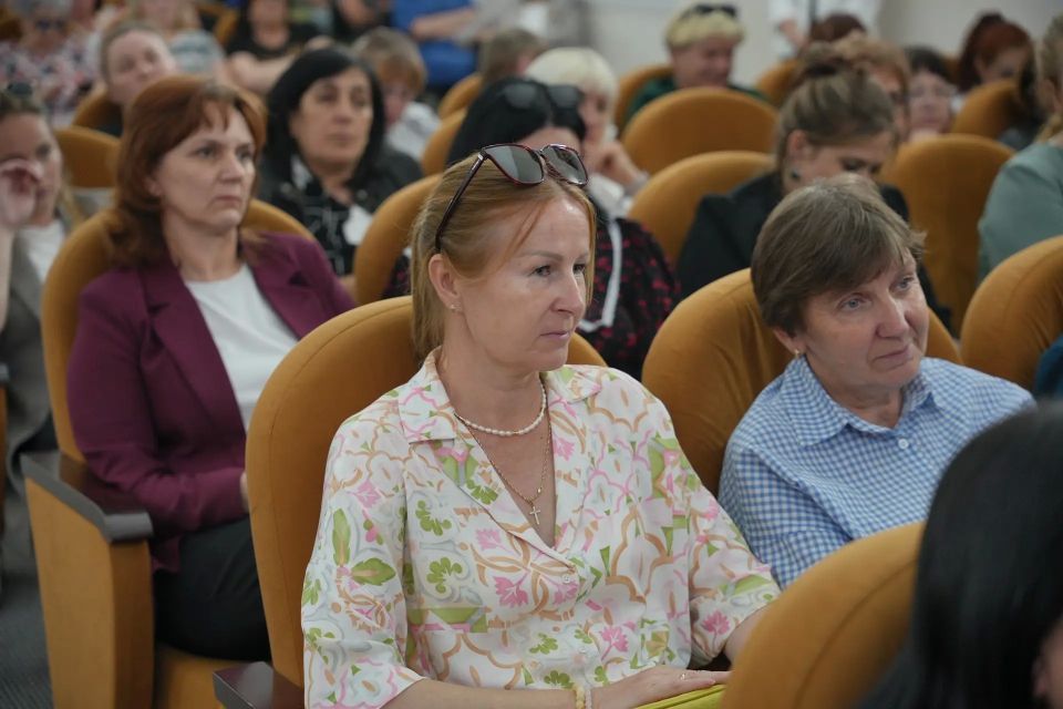 Андрей Кравченко: Встреча с жителями станицы Раевской прошла продуктивно Андрей Кравченко: Встреча с жителями станицы Раевской прошла продуктивно