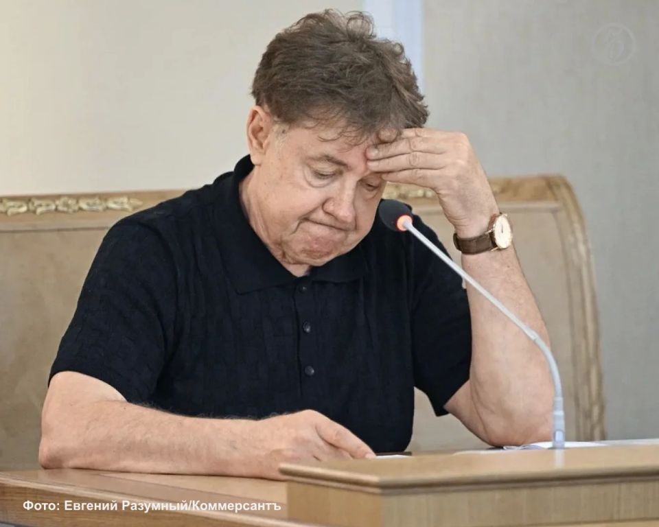 Высшая квалификационная коллегия судей прекратила отставку бывшего судьи Верховного суда Виктора Момотова