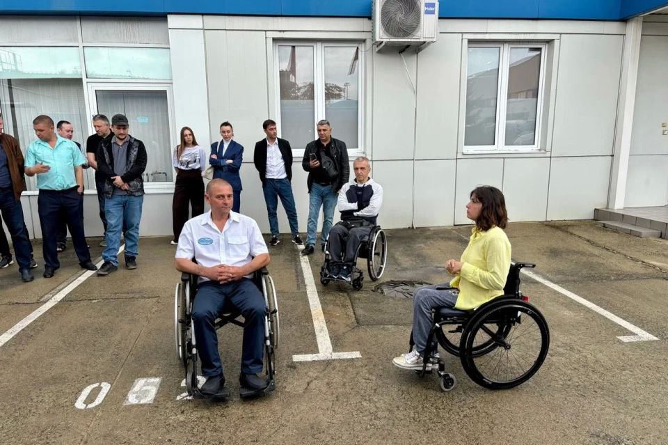 В Сочи прошел инструктаж с руководителями предприятий-перевозчиков о правилах оказания услуг маломобильным пассажирам В Сочи прошел инструктаж с руководителями предприятий-перевозчиков о правилах оказания услуг маломобильным пассажирам