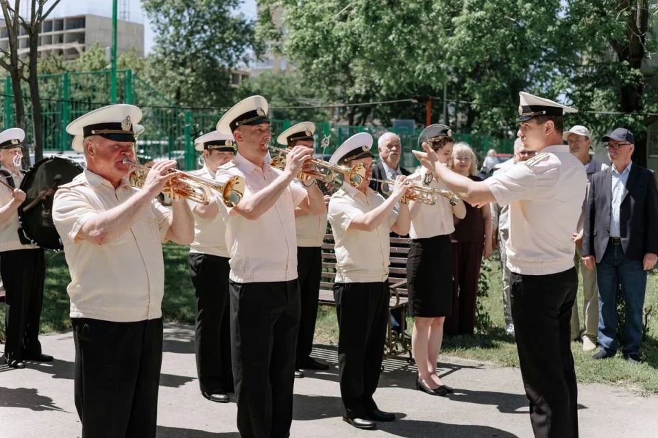 В Анапе открыли Стену Памяти пограничной охраны В Анапе открыли Стену Памяти пограничной охраны