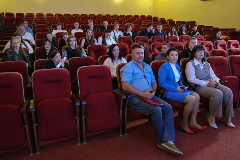 МОЛОДЫМ ПРЕДПРИНИМАТЕЛЯМ НА ТРЕНИНГЕ РАССКАЗАЛИ ОБ ЭФФЕКТИВНОЙ КОММУНИКАЦИИ С КЛИЕНТАМИ МОЛОДЫМ ПРЕДПРИНИМАТЕЛЯМ НА ТРЕНИНГЕ РАССКАЗАЛИ ОБ ЭФФЕКТИВНОЙ КОММУНИКАЦИИ С КЛИЕНТАМИ
