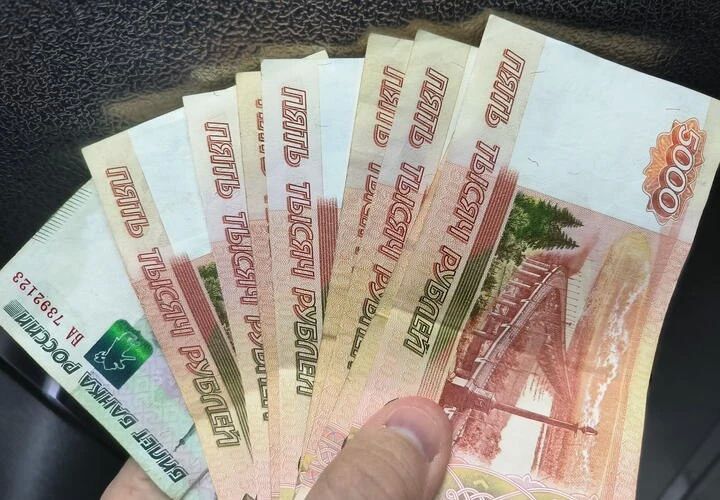 В Сочи бывших сотрудников полиции отправили в колонию по делу о взятках и давлении на предпринимателя