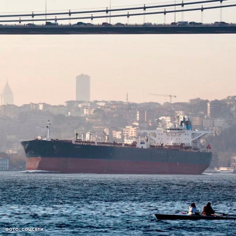 БПЛА атаковали три танкера в Чёрном море у северного побережья Турции БПЛА атаковали три танкера в Чёрном море у северного побережья Турции