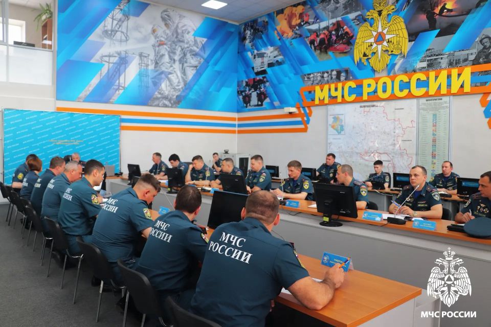 Деловая игра по ликвидации пожаров на объектах ТЭК прошла в ГУ МЧС России по Краснодарскому краю Деловая игра по ликвидации пожаров на объектах ТЭК прошла в ГУ МЧС России по Краснодарскому краю