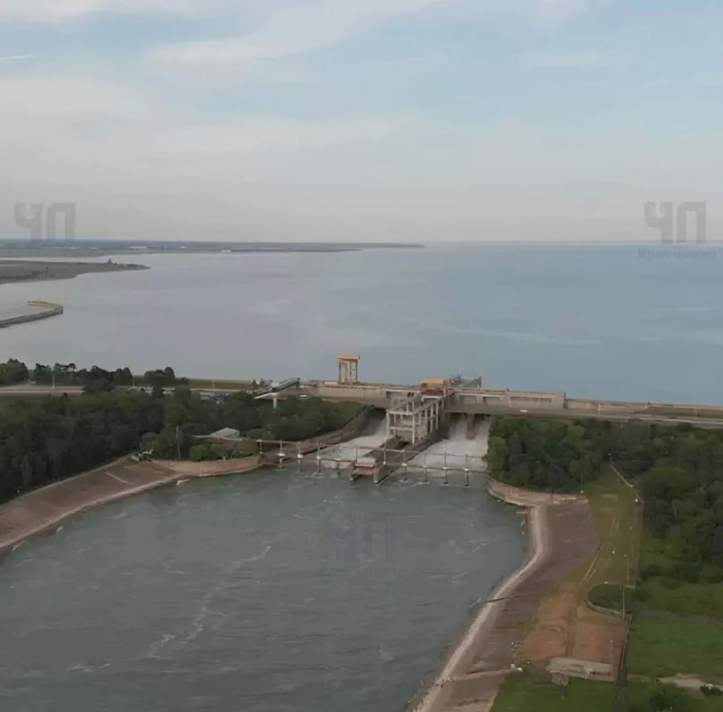 На Краснодарском водохранилище напряженная обстановка!