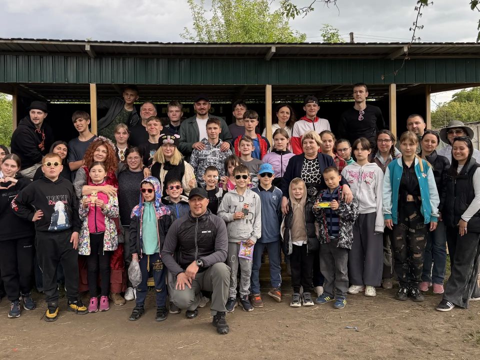 Прокуратурой края принято участие в традиционной гуманитарной поездке в детские учреждения Донбасса, приуроченной к Международному дню защиты детей Прокуратурой края принято участие в традиционной гуманитарной поездке в детские учреждения Донбасса, приуроченной к Международному дню защиты детей
