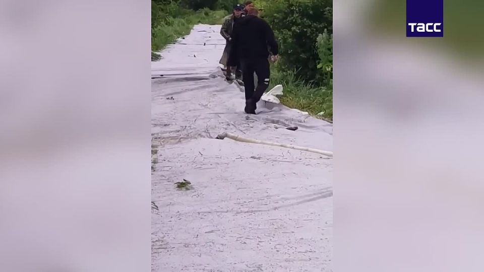 Проливные дожди, которые идут в Краснодаре с прошлой недели, привели к подтоплению 19 придомовых территорий, в том числе, 7 дворов многоквартирных домов