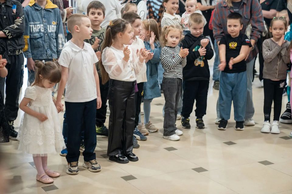 В Краснодаре для детей росгвардейцев организовали праздник ко Дню защиты детей В Краснодаре для детей росгвардейцев организовали праздник ко Дню защиты детей