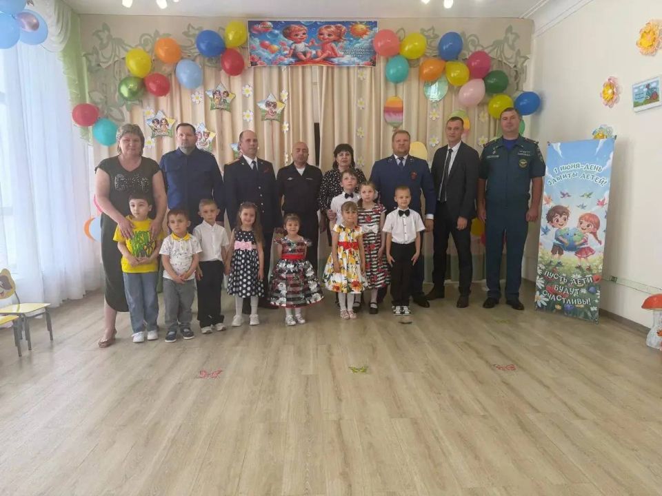 В Международный день защиты детей прокуратурой Каневского района принято участие в открытии профильной смены «Юный спецназовец» в детском лагере «Факел» (ст В Международный день защиты детей прокуратурой Каневского района принято участие в открытии профильной смены «Юный спецназовец» в детском лагере «Факел» (ст