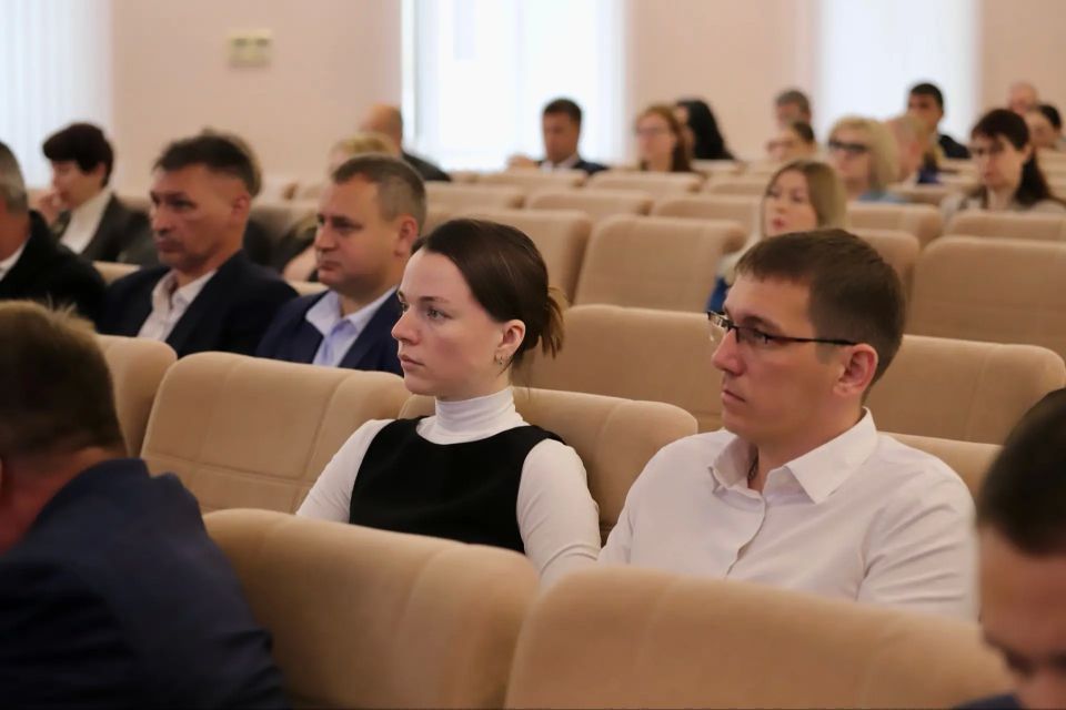 Алексей Богодистов: Расширенное планёрное совещание начали с обсуждения ситуации в сельских округах после продолжающихся ливневых дождей Алексей Богодистов: Расширенное планёрное совещание начали с обсуждения ситуации в сельских округах после продолжающихся ливневых дождей