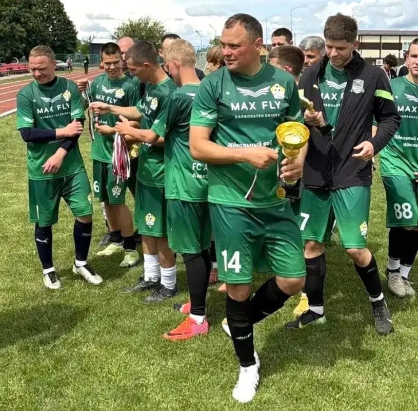 На стадионе «Арсенал» с. Александровка Ейского района прошел турнир по футболу, посвященный памяти участника СВО, рядового Ярец Юрия Владимировича На стадионе «Арсенал» с. Александровка Ейского района прошел турнир по футболу, посвященный памяти участника СВО, рядового Ярец Юрия Владимировича