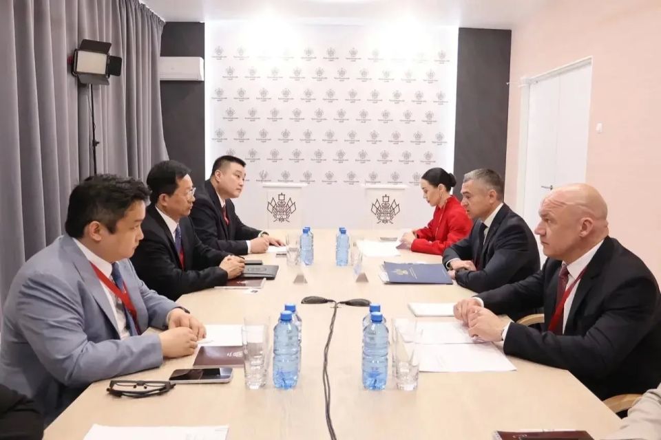 Делегация Краснодарского края на ПМЭФ-2026 провела встречу с президентом Союза китайских промышленников и предпринимателей Делегация Краснодарского края на ПМЭФ-2026 провела встречу с президентом Союза китайских промышленников и предпринимателей