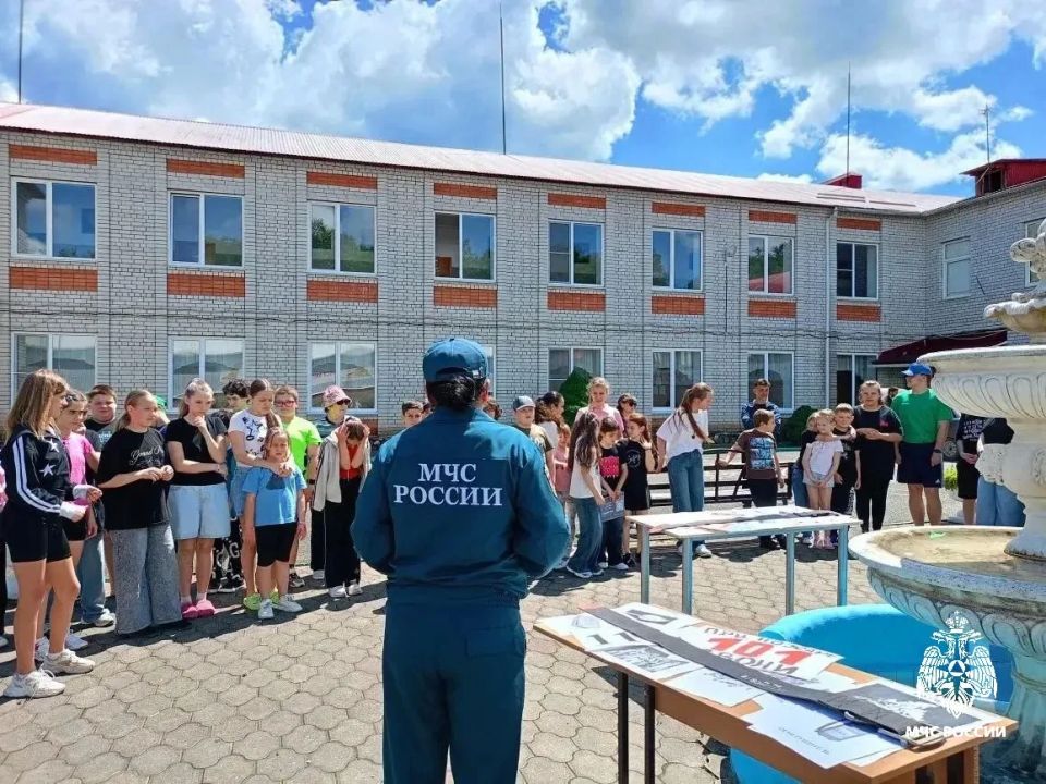 "Безопасное лето" в Апшеронском районе: юные школьники учатся правилам жизни "Безопасное лето" в Апшеронском районе: юные школьники учатся правилам жизни