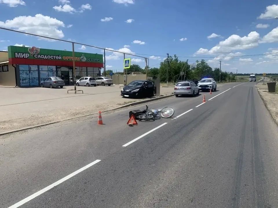 Пенсионер-велосипедист попал под колёса иномарки Пенсионер-велосипедист попал под колёса иномарки