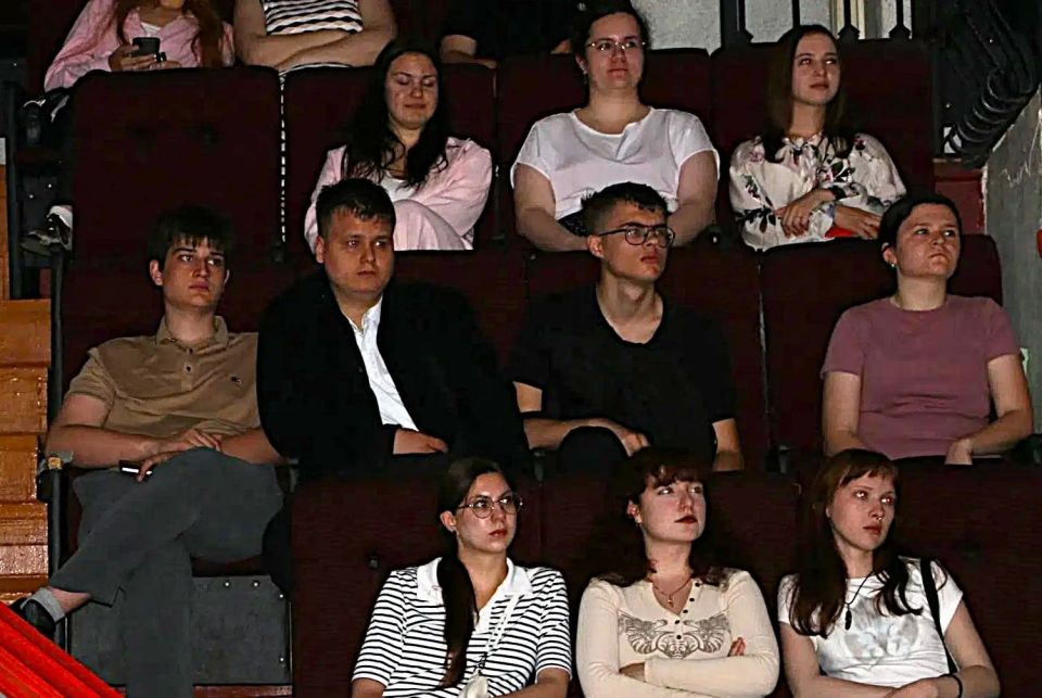 В рамках месячника антинаркотической направленности и популяризации здорового образа жизни в зале Районного молодёжного центра для студентов Ейского района состоялся закрытый кинопоказ В рамках месячника антинаркотической направленности и популяризации здорового образа жизни в зале Районного молодёжного центра для студентов Ейского района состоялся закрытый кинопоказ