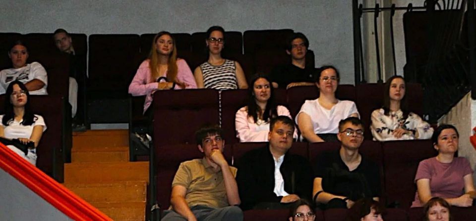 В рамках месячника антинаркотической направленности и популяризации здорового образа жизни в зале Районного молодёжного центра для студентов Ейского района состоялся закрытый кинопоказ В рамках месячника антинаркотической направленности и популяризации здорового образа жизни в зале Районного молодёжного центра для студентов Ейского района состоялся закрытый кинопоказ