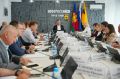 На планерном совещании в администрации Новороссийска обсудили подготовку к Дню России, развитие парусного спорта и правила парковки СИМ