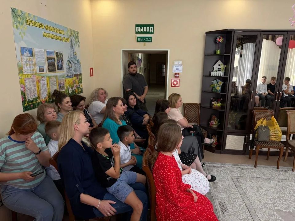 В Динском социально-реабилитационном центре для несовершеннолетних «Островок» прошёл праздник в честь Дня социального работника В Динском социально-реабилитационном центре для несовершеннолетних «Островок» прошёл праздник в честь Дня социального работника