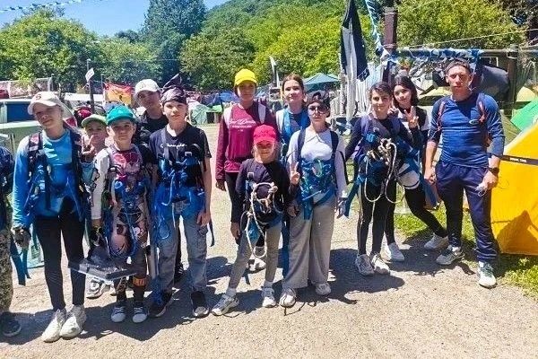 В Сочи летом для более 80 тысяч школьников подготовлено свыше 2300 досуговых мероприятий В Сочи летом для более 80 тысяч школьников подготовлено свыше 2300 досуговых мероприятий
