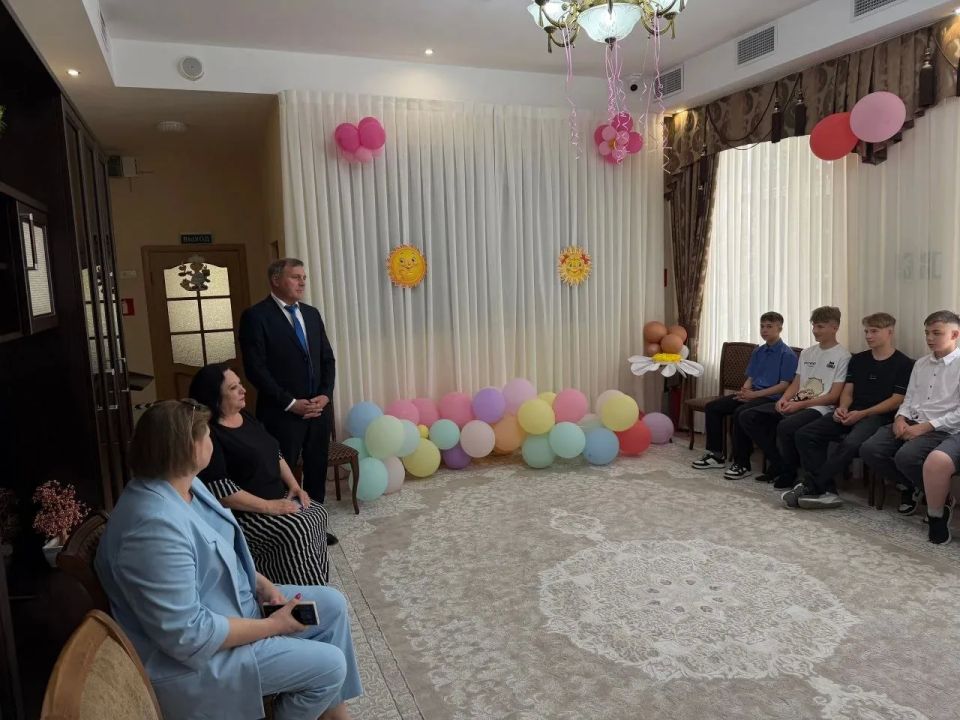 В Динском социально-реабилитационном центре для несовершеннолетних «Островок» прошёл праздник в честь Дня социального работника