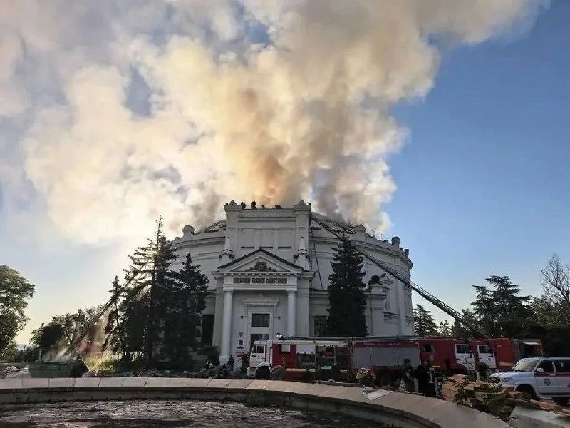 В результате ночной атаки беспилотника в Севастополе серьезно пострадало здание музея-панорамы Панорама «Оборона Севастополя 1854–1855 гг.». Об этом сообщил губернатор Михаил Развожаев