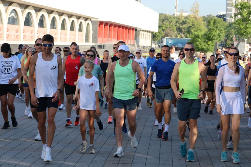 «5 вёрст» — четыре года вместе: крупнейшее движение бесплатных парковых пробежек России приглашает на праздничный старт в Новороссийске «5 вёрст» — четыре года вместе: крупнейшее движение бесплатных парковых пробежек России приглашает на праздничный старт в Новороссийске