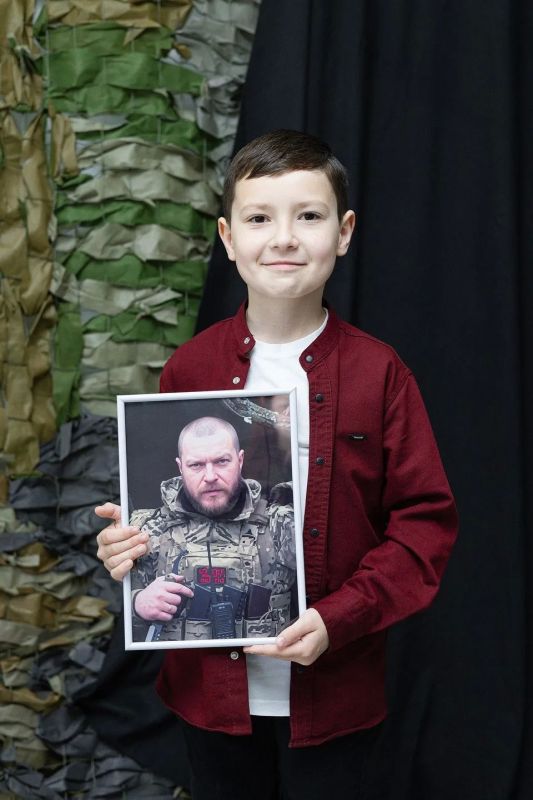 Жёны участников СВО организовали фотовыставку «Дети героев» Жёны участников СВО организовали фотовыставку «Дети героев»
