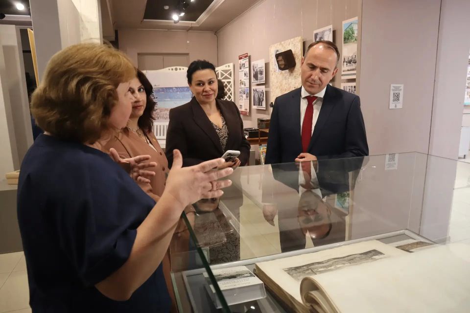 В Геленджикском музее работает выставка к 195-летию города В Геленджикском музее работает выставка к 195-летию города