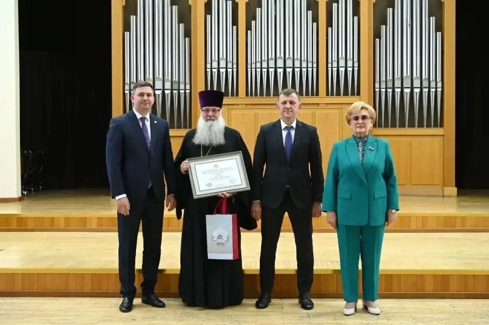 В муниципальном концертном зале прошло торжественное мероприятие, посвящённое 90-летию со дня образования Западного внутригородского округа Краснодара В муниципальном концертном зале прошло торжественное мероприятие, посвящённое 90-летию со дня образования Западного внутригородского округа Краснодара