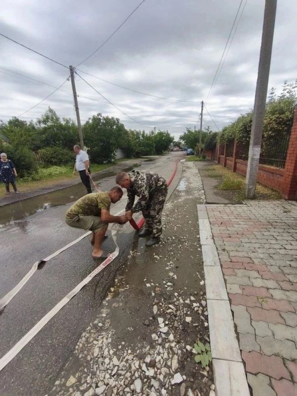 21 двор подтопило после залпового ливня в Красноармейском районе 21 двор подтопило после залпового ливня в Красноармейском районе