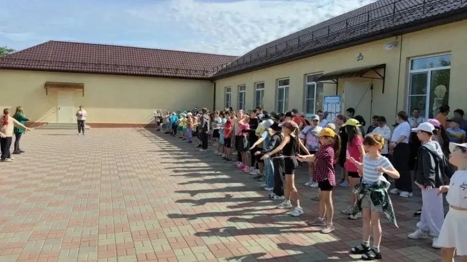 В школах Анапы проходит первая детская смена В школах Анапы проходит первая детская смена