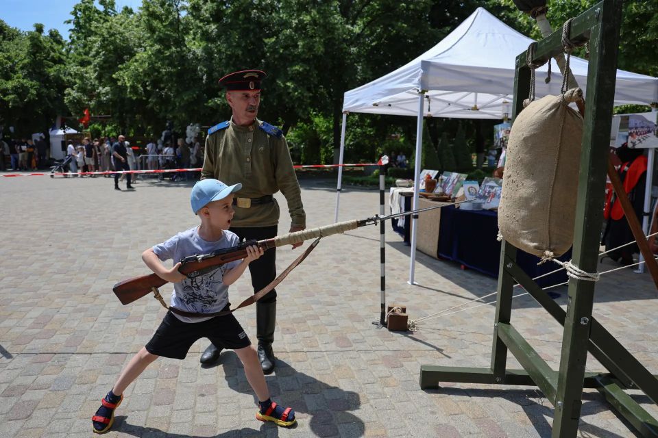 В АРМАВИРЕ ПРОШЕЛ ГОРОДСКОЙ ФЕСТИВАЛЬ «МНОГОНАЦИОНАЛЬНЫЙ АРМАВИР» В АРМАВИРЕ ПРОШЕЛ ГОРОДСКОЙ ФЕСТИВАЛЬ «МНОГОНАЦИОНАЛЬНЫЙ АРМАВИР»