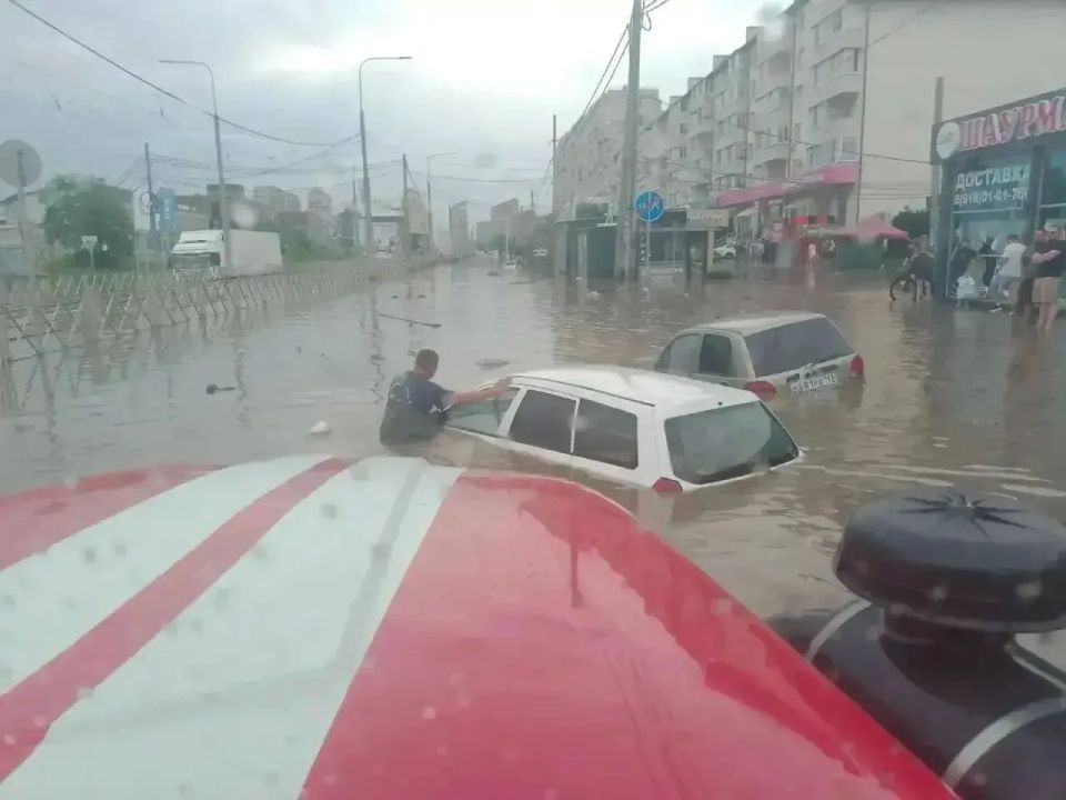Водооткачивающая техника вышла на улицы Краснодара
