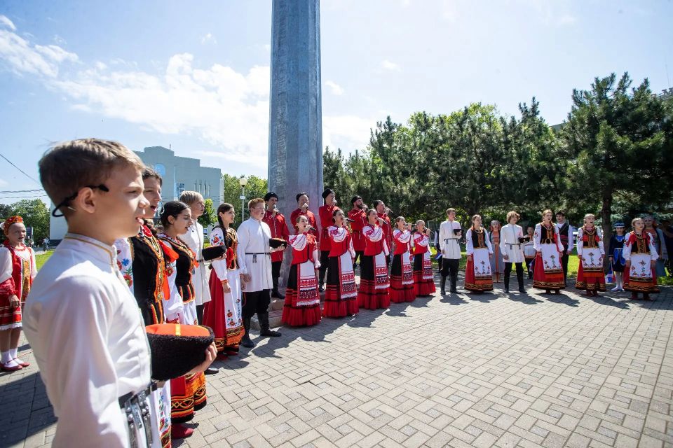 В День России в Анапе хором исполнили государственный гимн В День России в Анапе хором исполнили государственный гимн