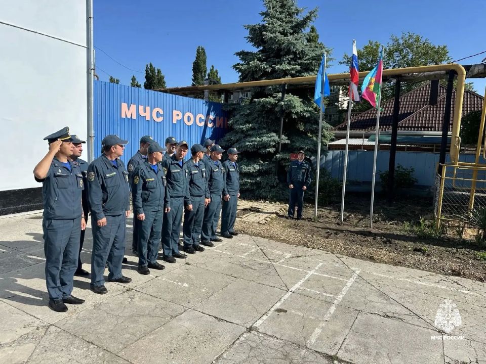 В пожарноспасательных подразделениях края прошли праздничные мероприятия в честь Дня России В пожарноспасательных подразделениях края прошли праздничные мероприятия в честь Дня России