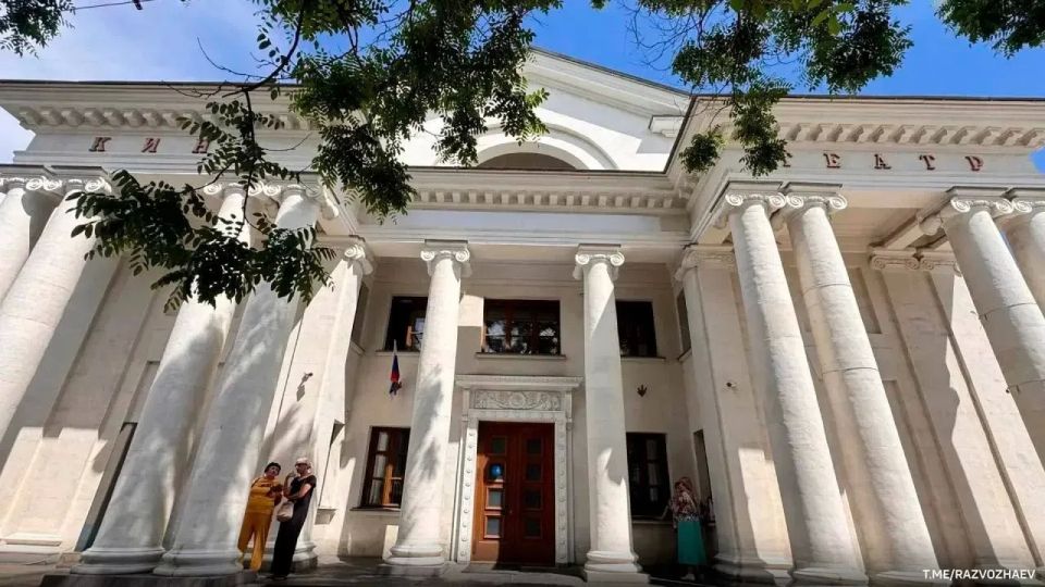 В Севастополе переименуют ретрокинотеатр Украина после атаки ВСУ на здание панорамы Оборона Севастополя, заявил губернатор