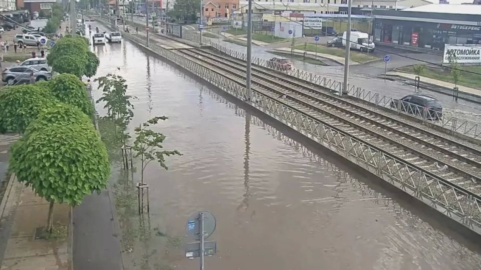 Улицу Московскую в Краснодаре перекрыли для движения машин